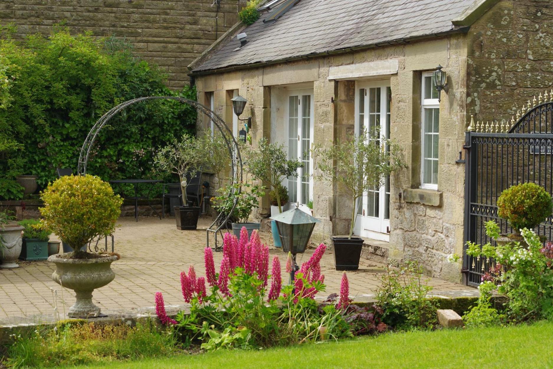 The Coach House Villa Duns Exterior photo